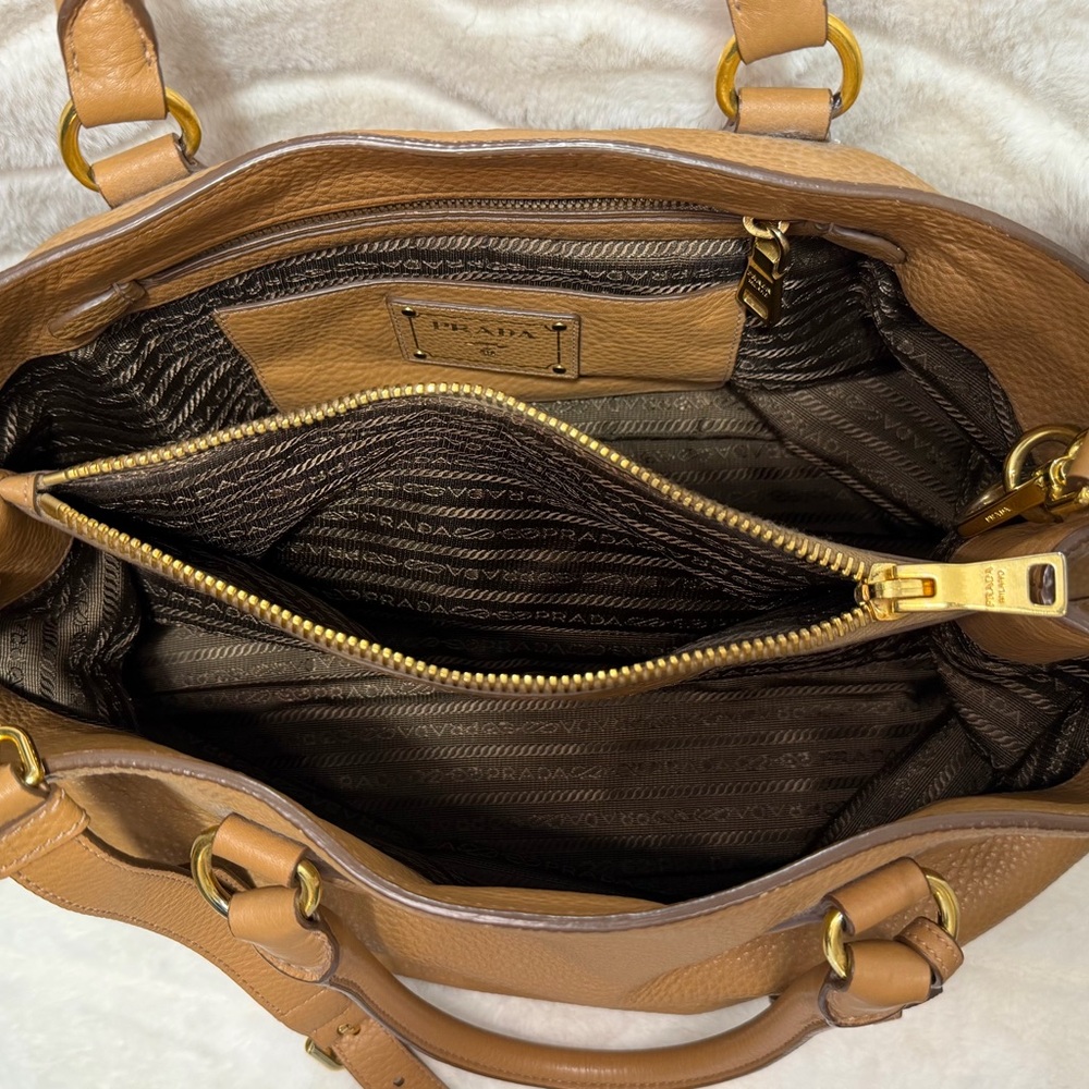Prada Women's Brown Leather Shoulder Bag Vitello Daino Leather - Picture 10 of 10